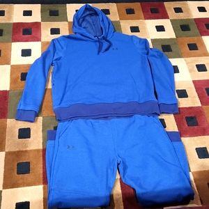 Women's Under Armour Loose fit Sweatsuit. Blue size XL. Good condition.